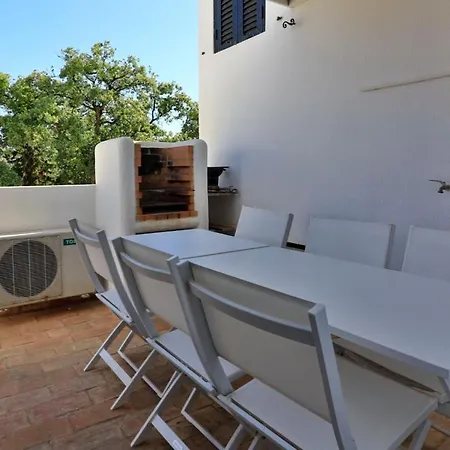 Villa Sleeps 6 Air Con T479922 Vale do Lobo