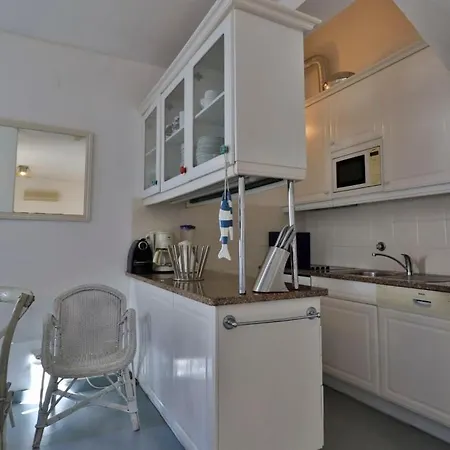 Villa Sleeps 6 Air Con T479922 *